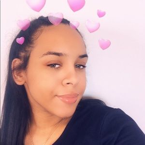 Meet your Posher, Dee